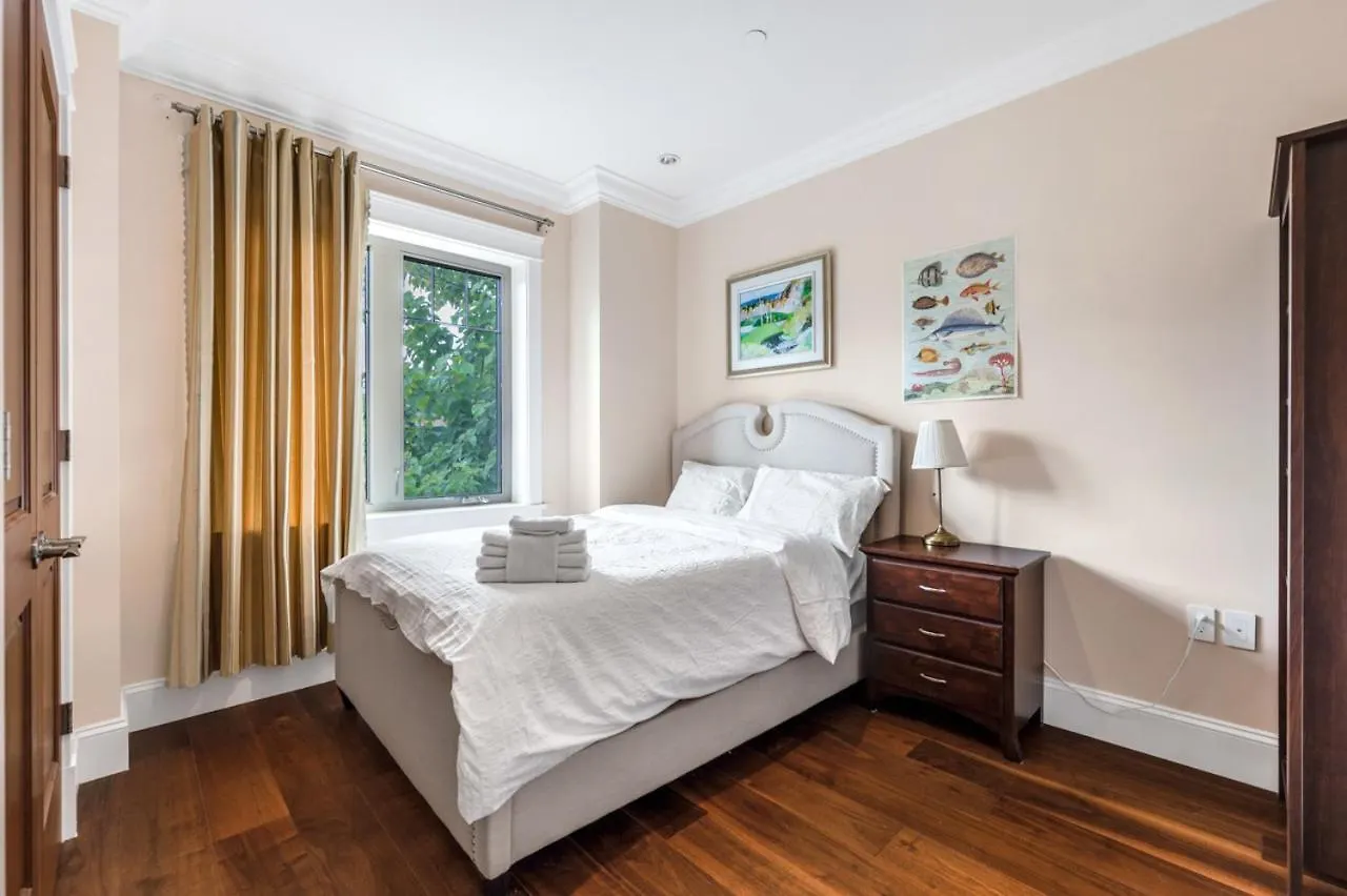 Δωμάτια σε οικογενειακή κατοικία Cozy 1-Bedroom Share House In The Heart Of Βανκούβερ